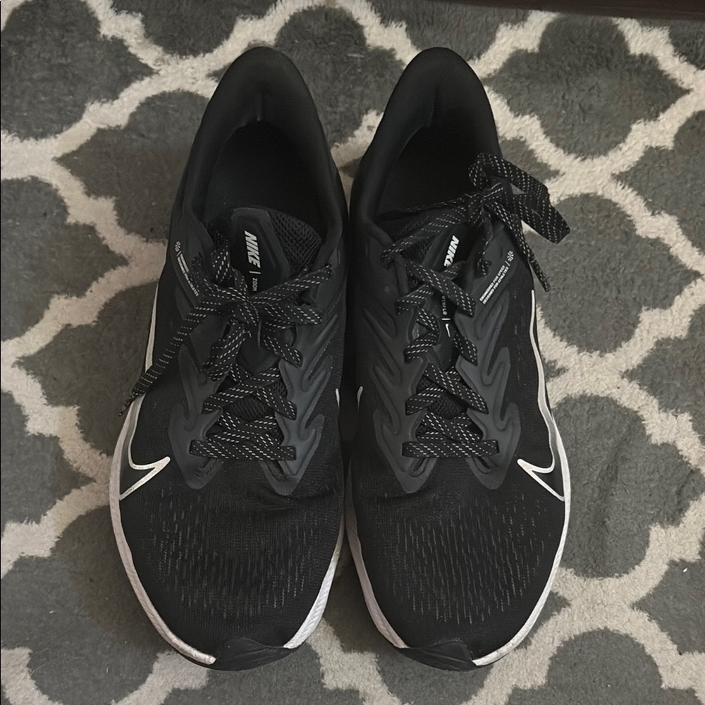 Nike Black and White Athletic Shoes